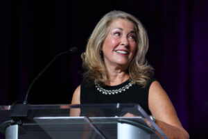 Lori-at-the-podium